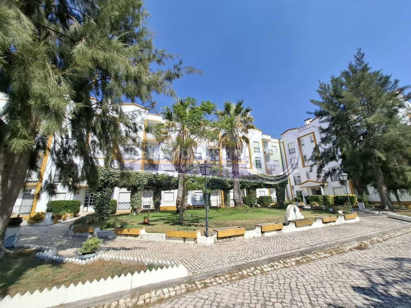 3 bedrooms Apartment in Samora Correia, Portugal No. 233530