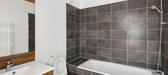 3 bedrooms Apartment in Pantin, France No. 359304 2