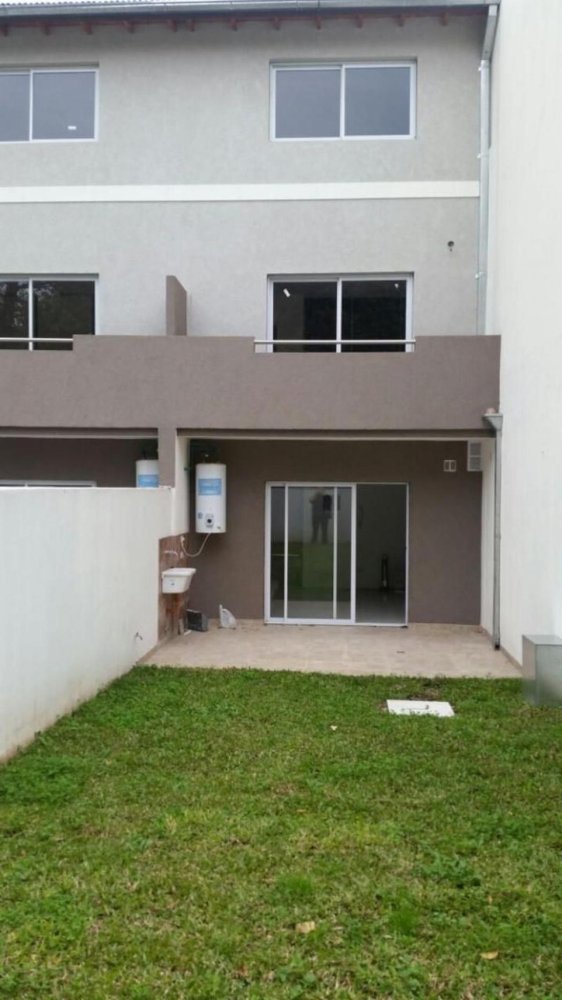 4 bedrooms House in Vicente Lopez, Argentina No. 57387