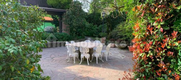 4 Schlafzimmer Villa in Arese, Italy, Nr. 303523 15