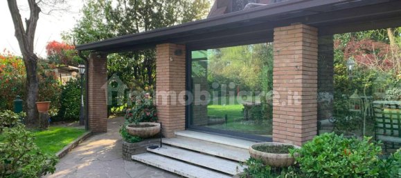 4 Schlafzimmer Villa in Arese, Italy, Nr. 303523 3