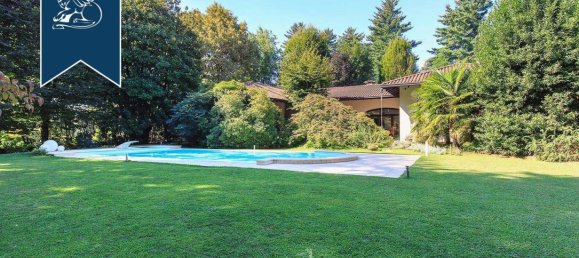 5 bedrooms Villa in Somma Lombardo, Italy No. 354849 11