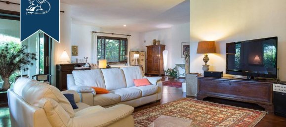 5 bedrooms Villa in Somma Lombardo, Italy No. 354849 18