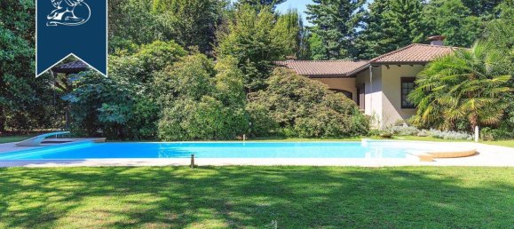 5 bedrooms Villa in Somma Lombardo, Italy No. 354849 9