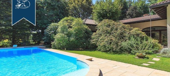 5 bedrooms Villa in Somma Lombardo, Italy No. 354849 10