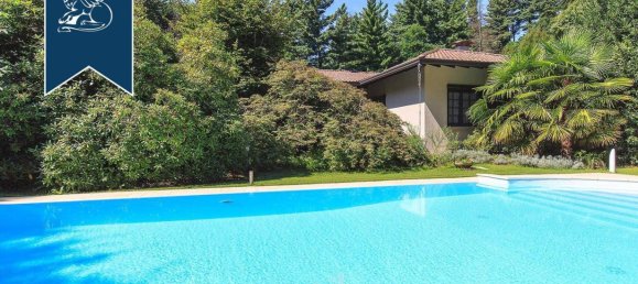 5 bedrooms Villa in Somma Lombardo, Italy No. 354849 6