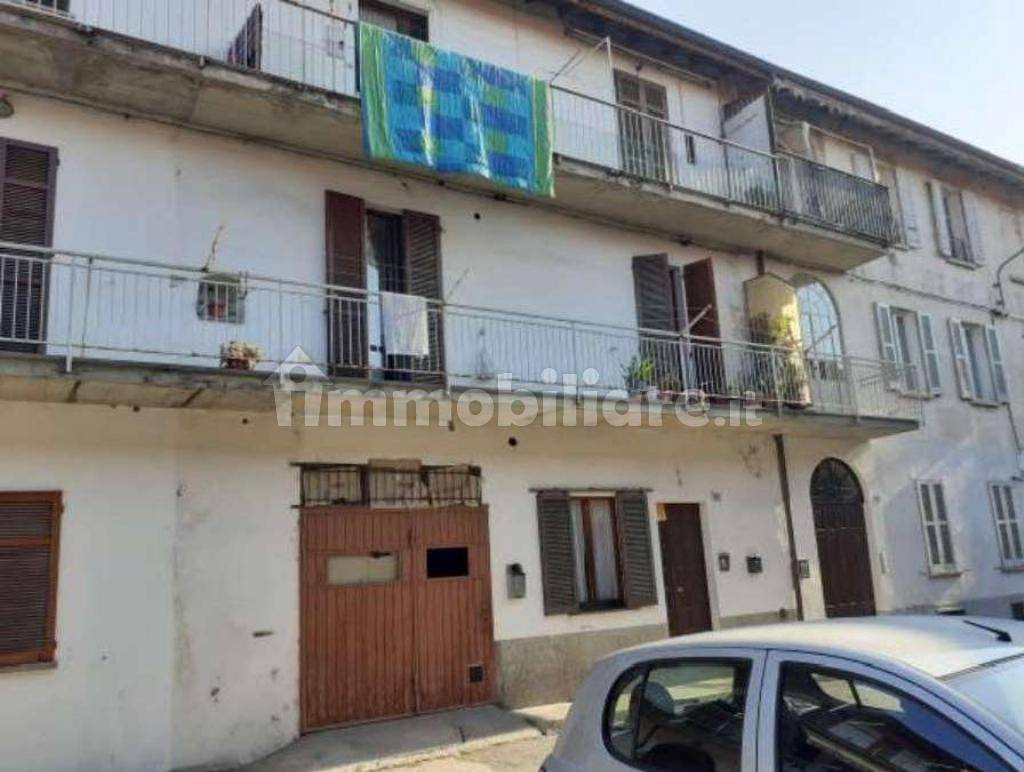 Apartamento de 6 dormitorios en Besozzo, Italy No. 281671