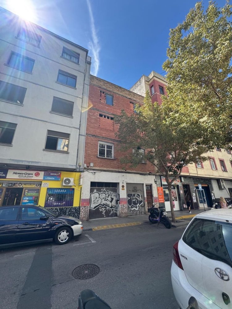 Propiedad comercial de 4 dormitorios en Gandia, Spain No. 278907