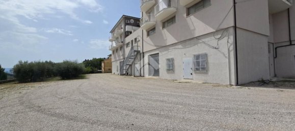 534m² Warehouse in Notaresco, Italy No. 362795 2