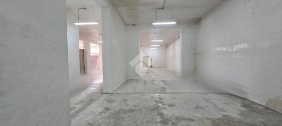 534m² Warehouse in Notaresco, Italy No. 362795 5