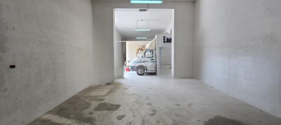 534m² Warehouse in Notaresco, Italy No. 362795 11