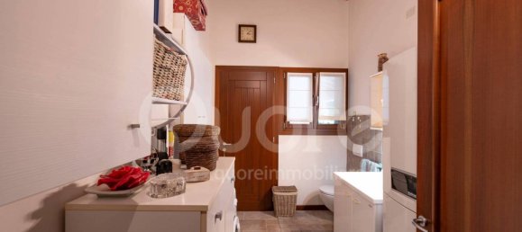4 bedrooms Villa in Udine, Italy No. 283646 11