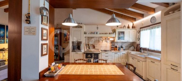 4 bedrooms Villa in Udine, Italy No. 283646 5