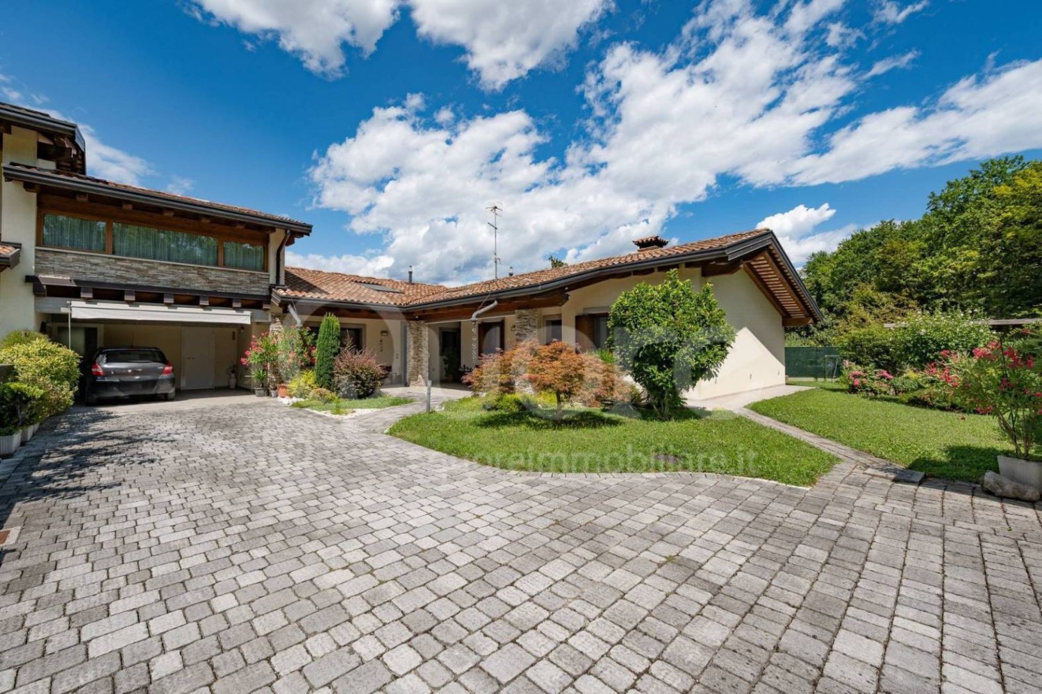 4 bedrooms Villa in Udine, Italy No. 283646