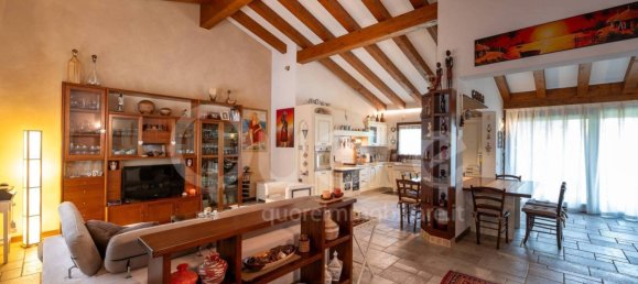 4 bedrooms Villa in Udine, Italy No. 283646 2