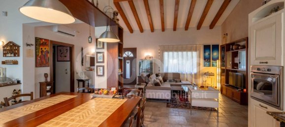 4 bedrooms Villa in Udine, Italy No. 283646 4