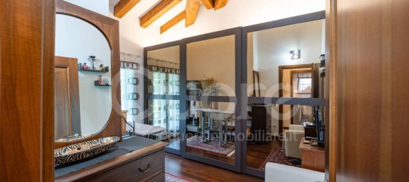 4 bedrooms Villa in Udine, Italy No. 283646 9