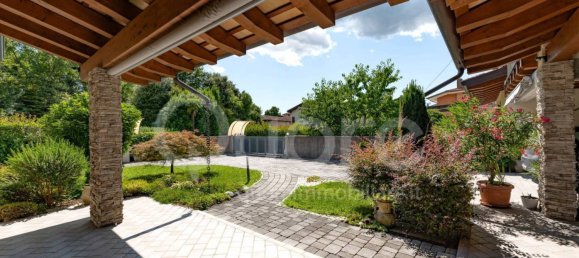 4 bedrooms Villa in Udine, Italy No. 283646 16