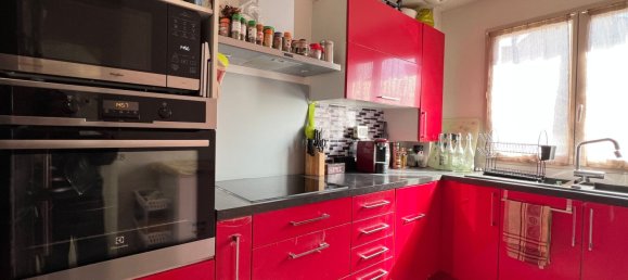 3 bedrooms House in La Queue-en-Brie, France No. 123584 2