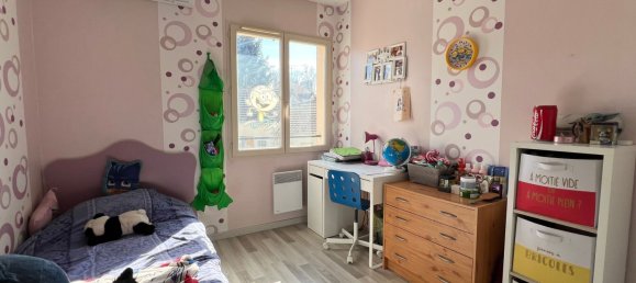 3 bedrooms House in La Queue-en-Brie, France No. 123584 4