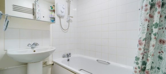 2 bedrooms Maisonette in Feltham, United Kingdom No. 9831 7