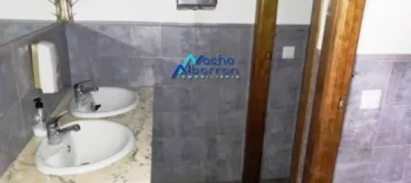 Коммерческая недвижимость 248м² в Бадахос, Испания № 156042 11