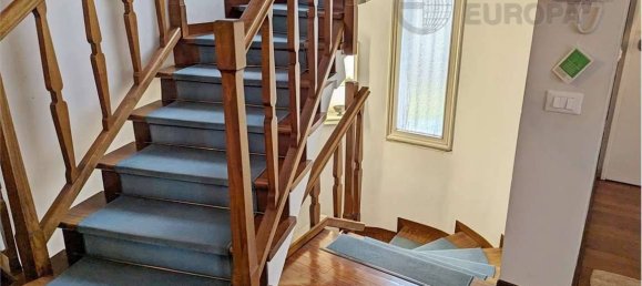 5 bedrooms Villa in Padua, Italy No. 217206 11