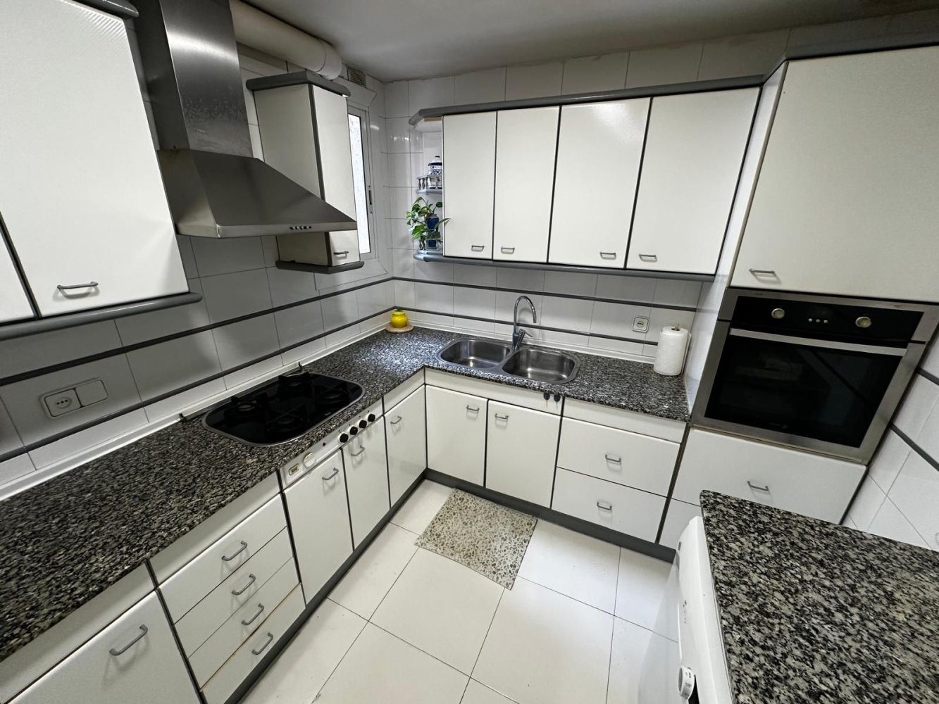 4 Schlafzimmer Wohnung in Sants-Montjuic, Spain, Nr. 144339