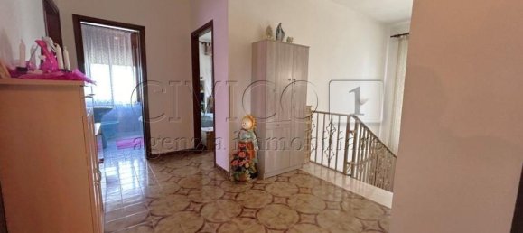 Дом с 9 комнатами в Роволон, Италия № 230792 32