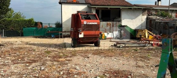 Дом с 9 комнатами в Роволон, Италия № 230792 8