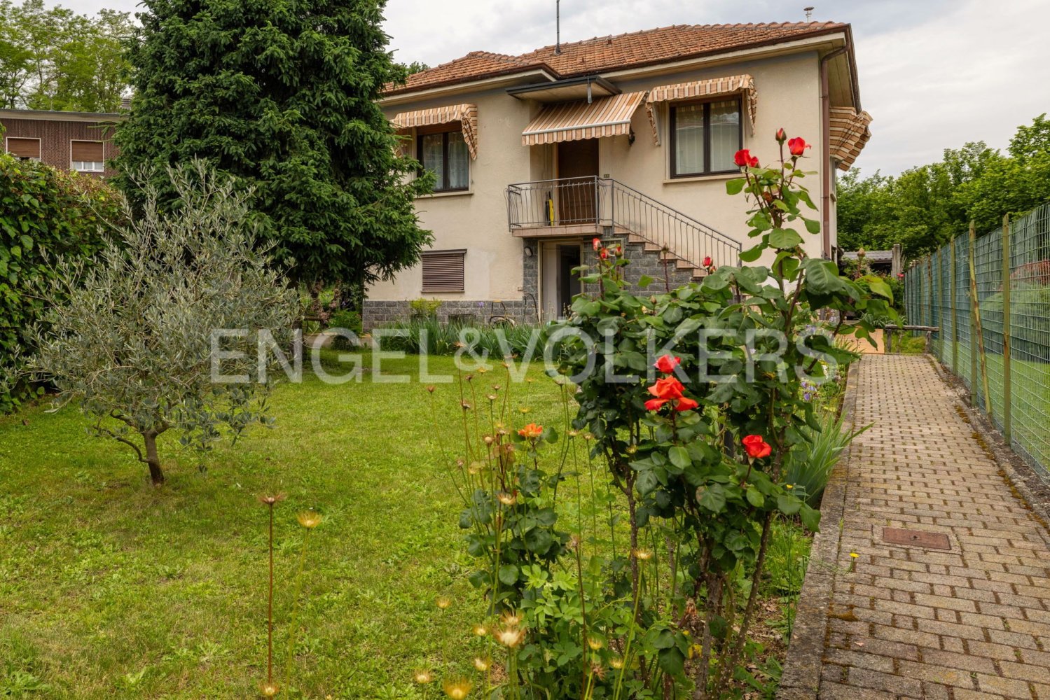 Villa T5 em Gornate-Olona, Italy N.º 92891