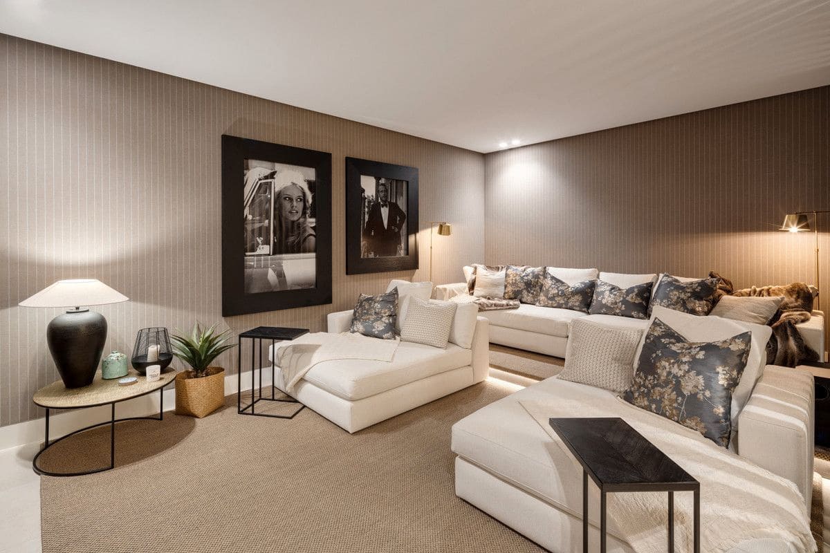 6 bedrooms House in Benahavis, Spain No. 145656