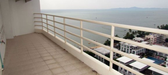 Studio in the Condo in Pattaya, Thailand No. 701 6