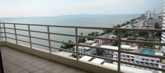 Studio in the Condo in Pattaya, Thailand No. 701 7