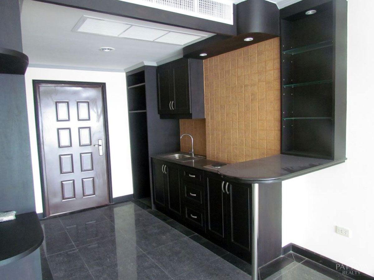 Studio in the Condo in Pattaya, Thailand No. 701