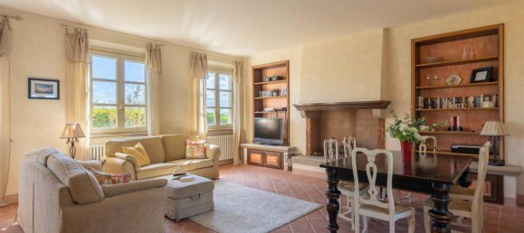 4 bedrooms House in Palaia, Italy No. 1554 6