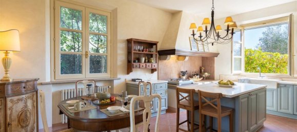 4 bedrooms House in Palaia, Italy No. 1554 9