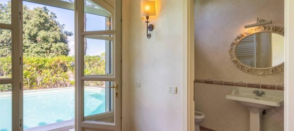 4 bedrooms House in Palaia, Italy No. 1554 11