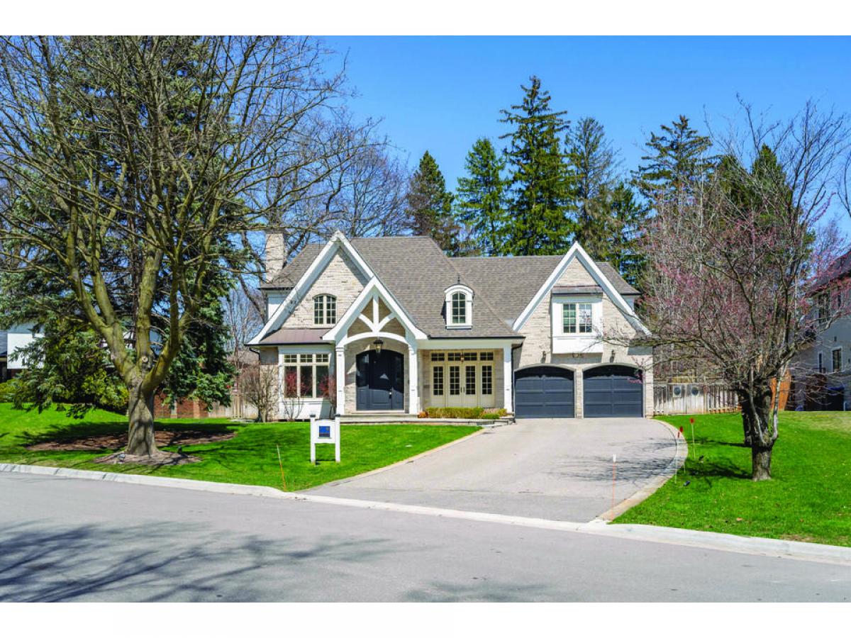 7 bedrooms House in Mississauga, Canada No. 504