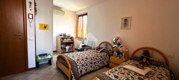 2 Schlafzimmer Wohnung in Calcinate, Italy, Nr. 324741 9
