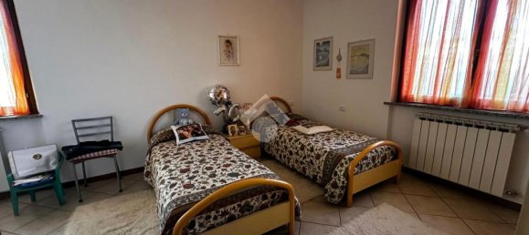 2 Schlafzimmer Wohnung in Calcinate, Italy, Nr. 324741 8