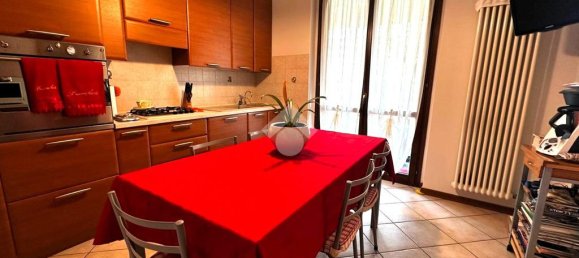 2 Schlafzimmer Wohnung in Calcinate, Italy, Nr. 324741 4