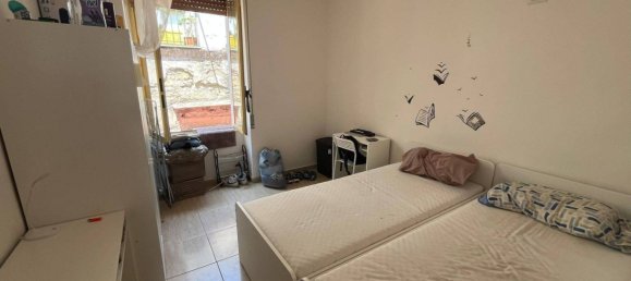 3 bedrooms Apartment in Naples, Italy No. 257513 3