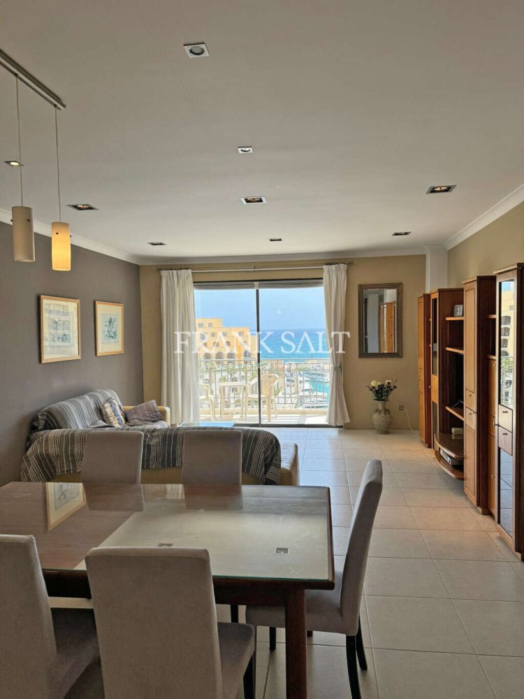 Apartamento de 2 dormitorios en Saint Julian's, Malta No. 3242