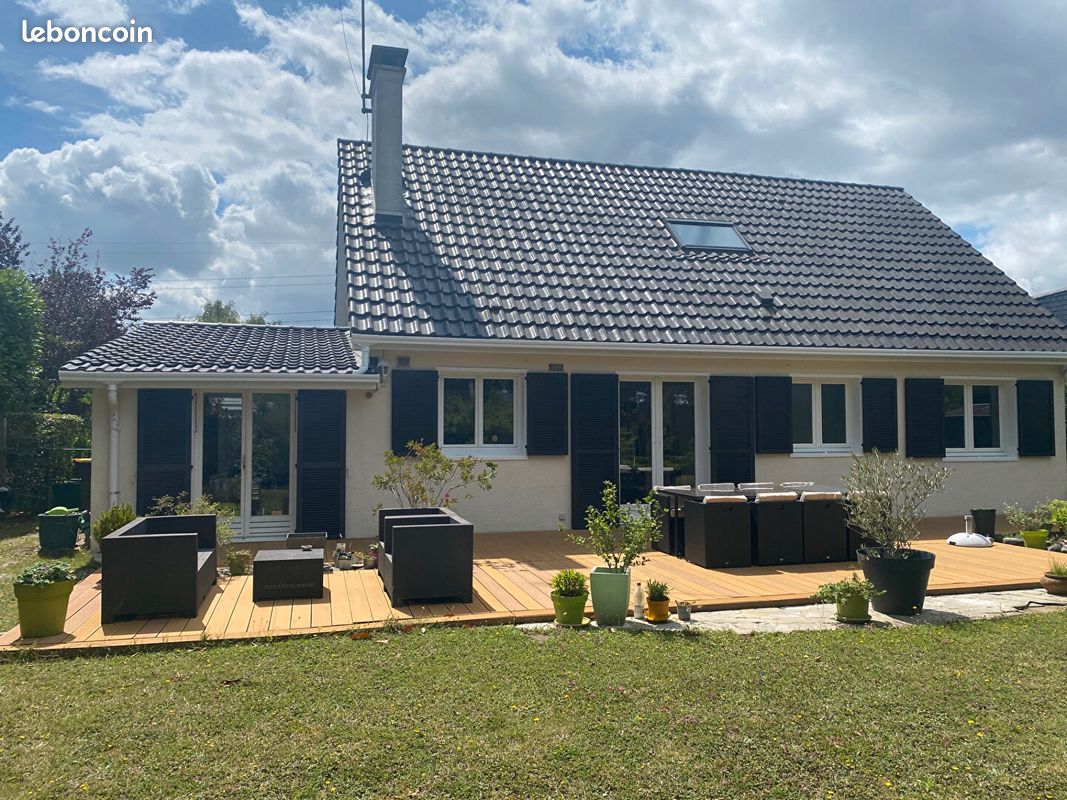 5 bedrooms House in Lesigny, France No. 171115