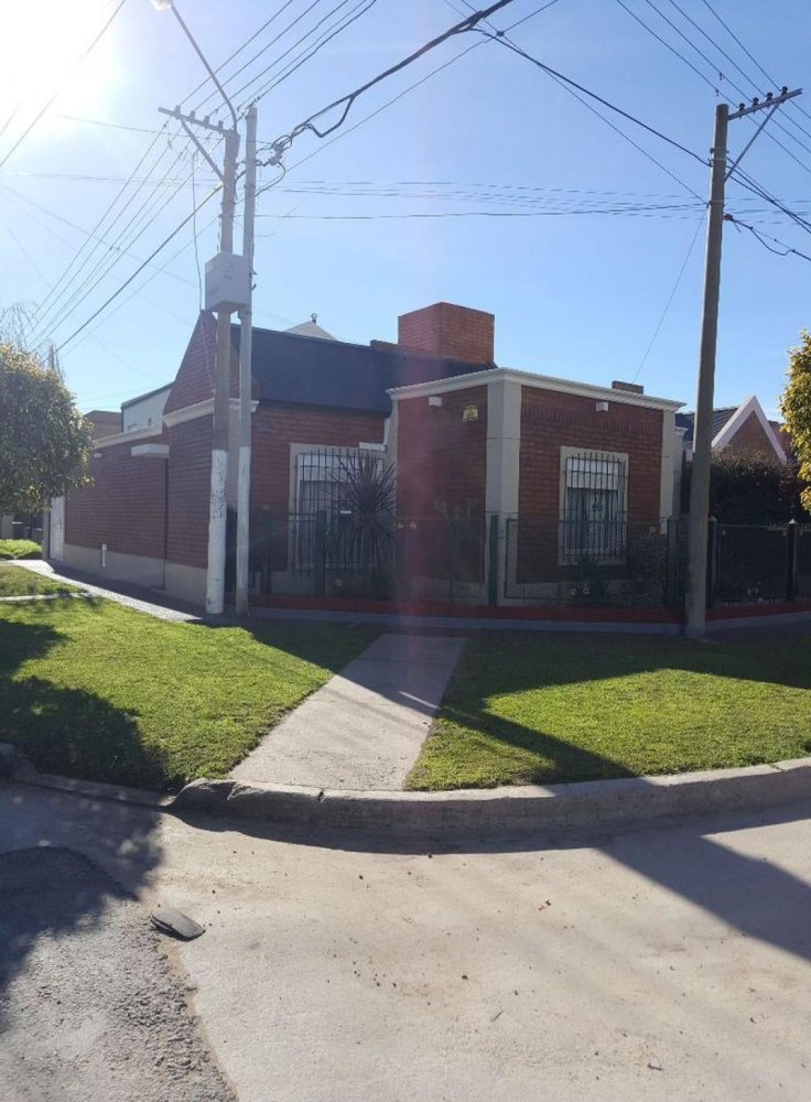 3 Schlafzimmer Haus in Quilmes, Argentina, Nr. 88228