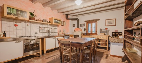 5 rooms House in Colle Umberto, Italy No. 263898 4