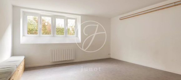 Propiedad comercial de 2 habitaciónes en Neuilly-sur-Seine, France No. 108088 3