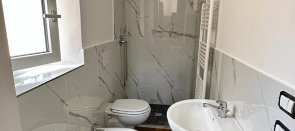 4 rooms Apartment in Florence, Italy No. 25295 8