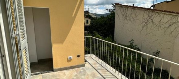 4 rooms Apartment in Florence, Italy No. 25295 12